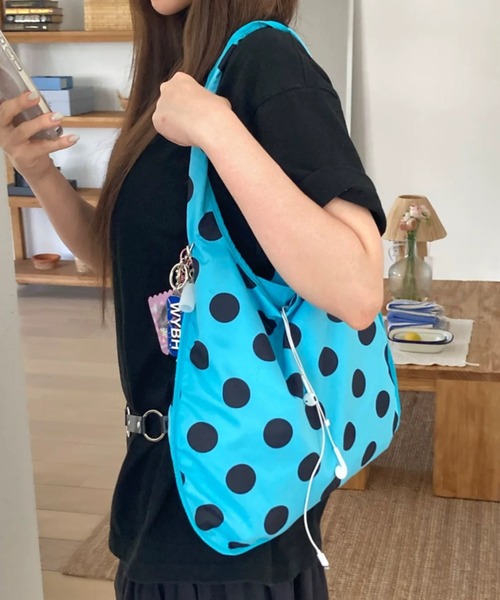 CELENA BEATS(セレナビーツ)の「ドット柄 ビッグ エコバッグ風 ワンハンドルバッグ(ショルダーバッグ・レディース・ブルー・FREE)」の19枚目の写真