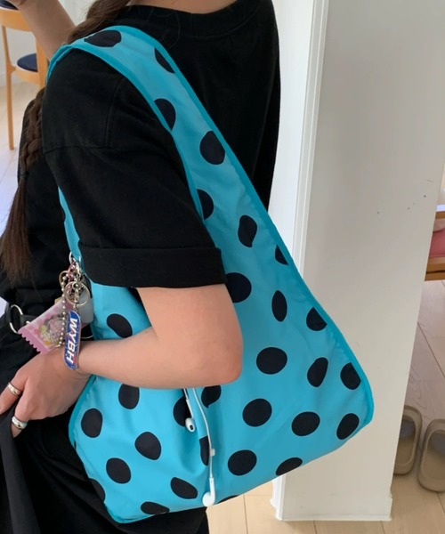 CELENA BEATS(セレナビーツ)の「ドット柄 ビッグ エコバッグ風 ワンハンドルバッグ(ショルダーバッグ・レディース・ブルー・FREE)」の17枚目の写真
