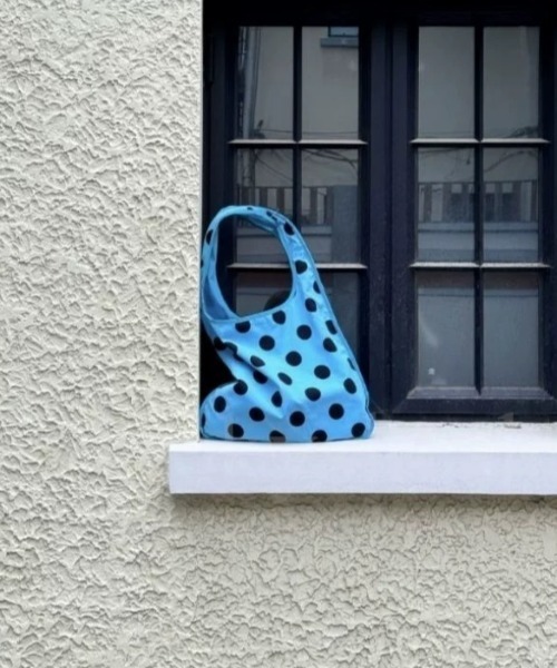 CELENA BEATS(セレナビーツ)の「ドット柄 ビッグ エコバッグ風 ワンハンドルバッグ(ショルダーバッグ・レディース・ブルー・FREE)」の15枚目の写真