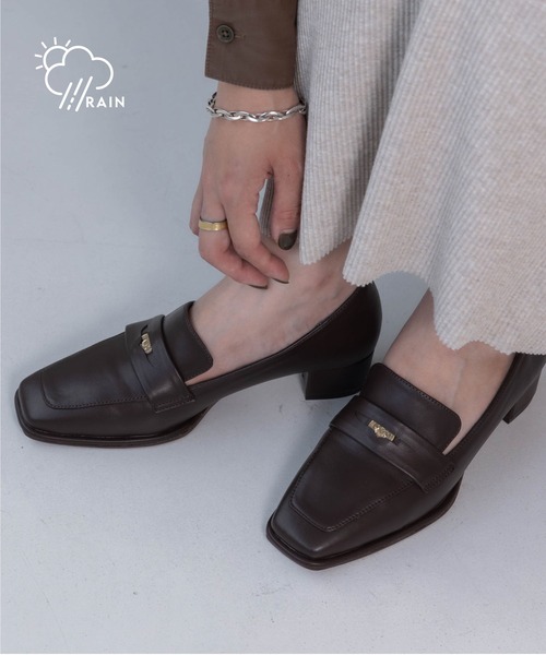 EVOL（イーボル）の「【晴雨兼用・ふかふか】スクエア3.5cmコインローファー IZ5786（レインシューズ・レディース・ブラウン/ブラック/ブラック系その他・22.0cm/22.5cm/23.0cm/23.5cm/24.0cm/24.5cm/25.0cm）」の3枚目の写真