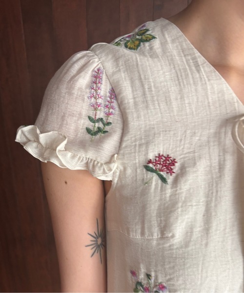 apolinakids花柄刺繍ワンピース apolinakids花柄刺繍ワンピース ブルー 花柄刺繍 ワンピース