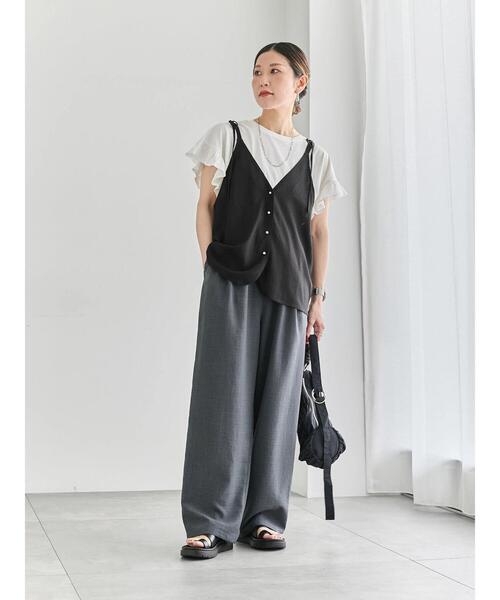 Samansa Mos2 blue（サマンサモスモスブルー）の「◎キャミソールジレ（シャツ/ブラウス・レディース・ベージュ/ブラック/チャコールグレー・F）」の5枚目の写真