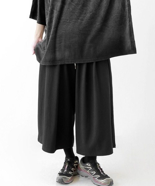 minsobi（ミンソビ）の「タックボリュームワイドバミューダ（その他パンツ・メンズ・ブラック/グレー・FREE）」の3枚目の写真