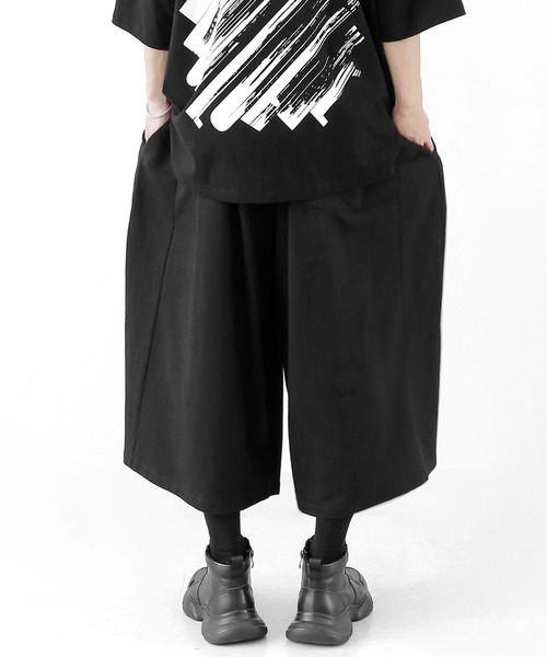 minsobi（ミンソビ）の「タックボリュームワイドバミューダ（その他パンツ・メンズ・ブラック/グレー・FREE）」の15枚目の写真