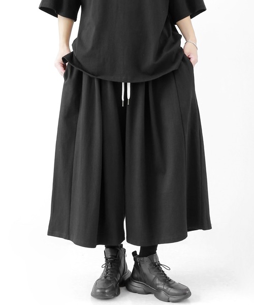 minsobi（ミンソビ）の「タックボリュームワイドバミューダ（その他パンツ・メンズ・ブラック/グレー・FREE）」の19枚目の写真