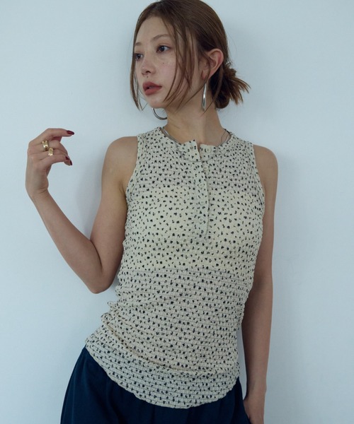 フラワーヘンリーネックタンクトップ（タンクトップ）｜HANNE（アン