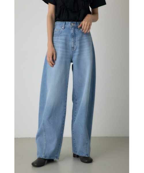 crie conforto（クリーコンフォルト）の「バレルレッグデニム　冬服（デニムパンツ・レディース・ライトブルー/インディゴブルー・MEDIUM/SMALL）」の13枚目の写真