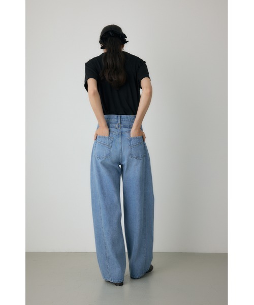 crie conforto（クリーコンフォルト）の「バレルレッグデニム　冬服（デニムパンツ・レディース・ライトブルー/インディゴブルー・MEDIUM/SMALL）」の15枚目の写真