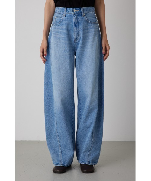 crie conforto（クリーコンフォルト）の「バレルレッグデニム　冬服（デニムパンツ・レディース・ライトブルー/インディゴブルー・MEDIUM/SMALL）」の16枚目の写真