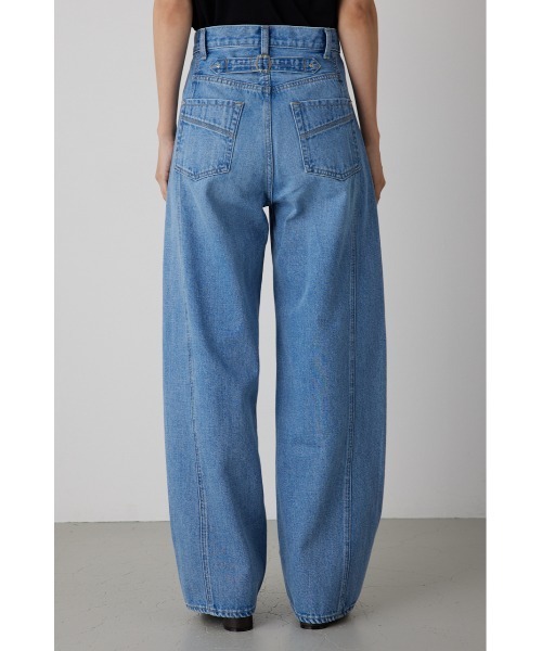 crie conforto（クリーコンフォルト）の「バレルレッグデニム　冬服（デニムパンツ・レディース・ライトブルー/インディゴブルー・MEDIUM/SMALL）」の18枚目の写真