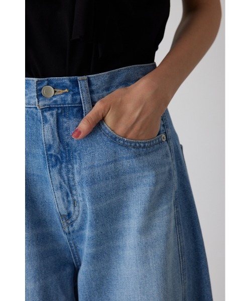 crie conforto（クリーコンフォルト）の「バレルレッグデニム　冬服（デニムパンツ・レディース・ライトブルー/インディゴブルー・MEDIUM/SMALL）」の21枚目の写真