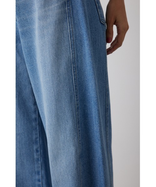 crie conforto（クリーコンフォルト）の「バレルレッグデニム　冬服（デニムパンツ・レディース・ライトブルー/インディゴブルー・MEDIUM/SMALL）」の22枚目の写真