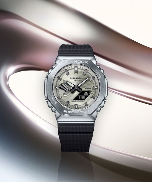 G-SHOCK（ジーショック）の「メタルベゼル / スマートフォンリンク＆タフソーラー / GBM-2100A-8BJF（アナログ腕時計・メンズ・イエローゴールド・FREE）」の3枚目の写真