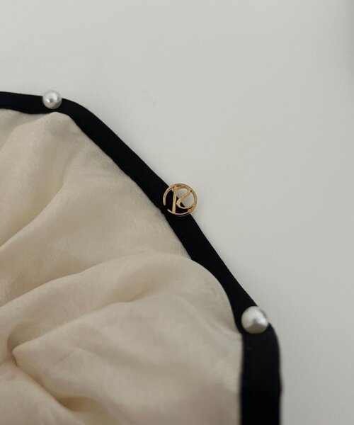 prose verse（プロズヴェール）の「パール付きパイピングシフォンシュシュ（シュシュ・レディース・ブラック/アイボリー・FREE）」の8枚目の写真