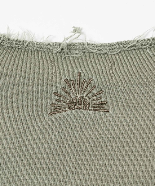 INTER FACTORY（インターファクトリー）の「moeka - SUNOUTFIT オフショルスウェット（スウェット・レディース・リアルツリーカモ/レッド/カーキ・FREE）」の22枚目の写真