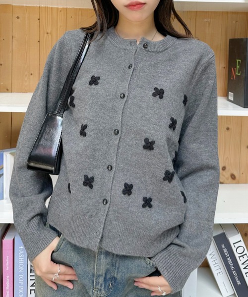 Good Riddance(グッドリダンス)の「【Good Riddance】花刺繍 クルーネック ボタンニットカーディガン(カーディガン/ボレロ・レディース・グレー/レッド/パープル・FREE)」の13枚目の写真