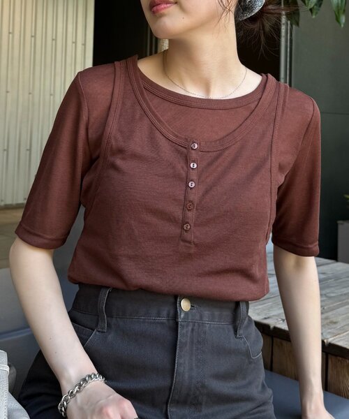 WILLOW(ウィロー)の「【willow】5分袖シアースラブボタンタンクセットトップス(Tシャツ/カットソー・レディース・グレー/ブラウン・ONE SIZE)」の2枚目の写真