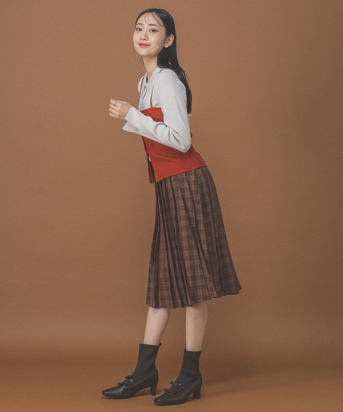 ALAND(エーランド)の「3.3 Field Trip/キャミ付きボタンニット(ニット/セーター・レディース・ブラック/ホワイト×レッド/グレー・FREE)」の9枚目の写真