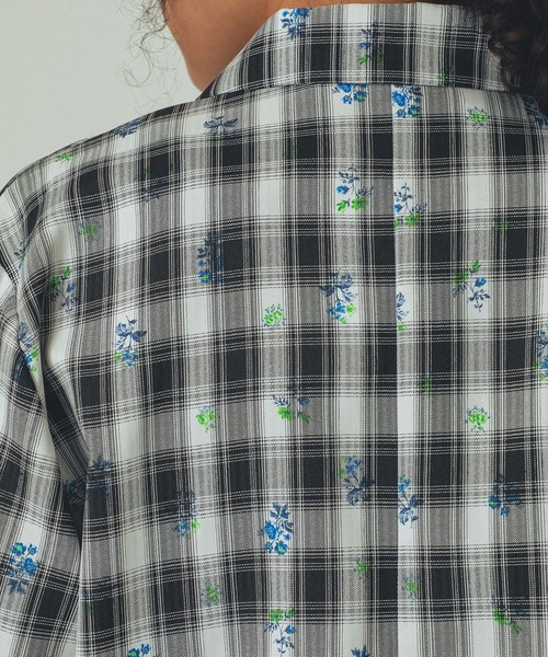 ROSE BUD（ローズバッド）の「(mag.by c)FLOWER PRINT CHECK SHIRT（その他アウター・レディース・ブラウン/ブラック・ONE SIZE）」の11枚目の写真
