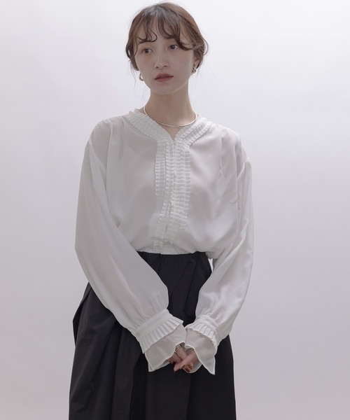 Eimee Law（エイミーロウ）の「プリーツフリルジョーゼットブラウス（シャツ/ブラウス・レディース・ボルドー/オフホワイト/ブラック/サックスブルー・FREE）」の16枚目の写真