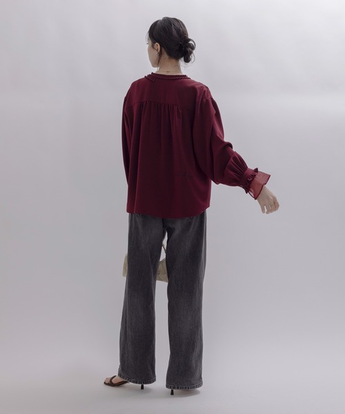Eimee Law（エイミーロウ）の「プリーツフリルジョーゼットブラウス（シャツ/ブラウス・レディース・ボルドー/オフホワイト/ブラック/サックスブルー・FREE）」の22枚目の写真