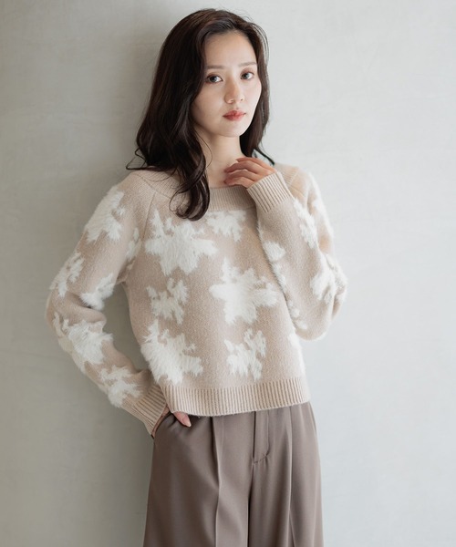 Andemiu（アンデミュウ）の「フラワージャガードオフショルニット586700（ニット/セーター・レディース・グレー/ライトブルー/ライトベージュ・FREE）」の3枚目の写真