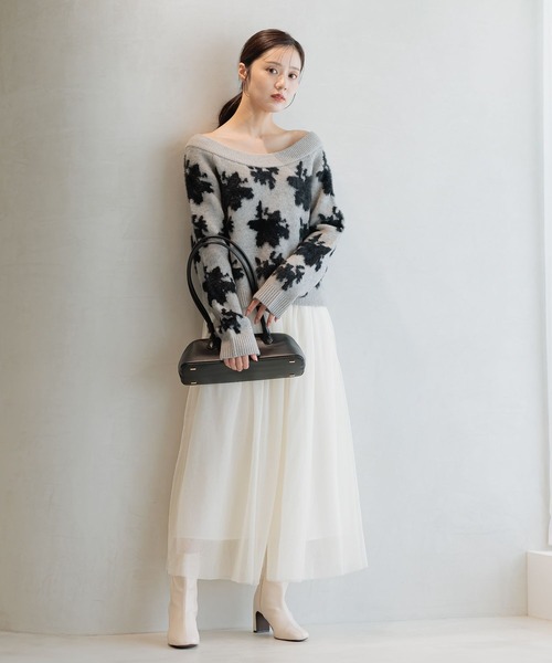 Andemiu（アンデミュウ）の「フラワージャガードオフショルニット586700（ニット/セーター・レディース・グレー/ライトブルー/ライトベージュ・FREE）」の6枚目の写真