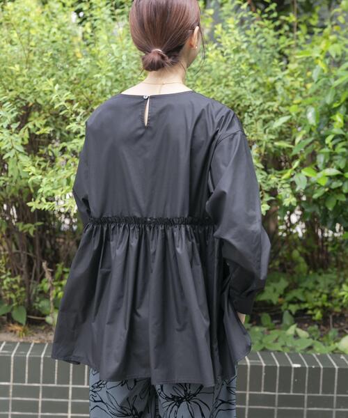 ITEMS URBANRESEARCH（アイテムズ アーバンリサーチ）の「ウエストギャザーブラウス（シャツ/ブラウス・レディース・ブラウン/ストライプ/ブラック・FREE）」の9枚目の写真