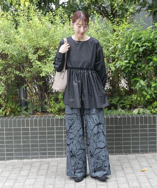 ITEMS URBANRESEARCH（アイテムズ アーバンリサーチ）の「ウエストギャザーブラウス（シャツ/ブラウス・レディース・ブラウン/ストライプ/ブラック・FREE）」の10枚目の写真