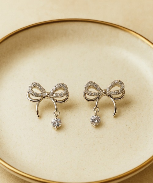 セール】【IZU】 キラキラ リボンモチーフ ピアス レディース