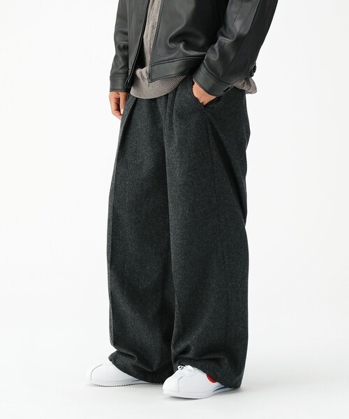 BEAMS（ビームス）の「ワイドストレート フランネル スラックス（スラックス・メンズ・チャコールグレー/グレー/ブラック・L/M/XL/S）」の16枚目の写真