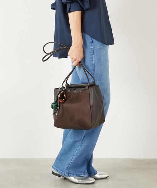 MELROSE claire(メルローズ クレール)の「【スエードキューブバッグ】(ショルダーバッグ・レディース・イエロー/グレー/ブラウン・FREE)」の22枚目の写真