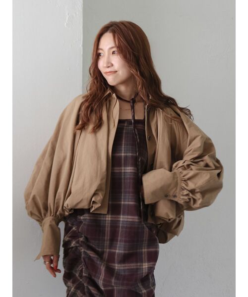 Ungrid(アングリッド)の「バルーンデザインブルゾン(ブルゾン・レディース・ベージュ/ブラック・FREE)」の3枚目の写真