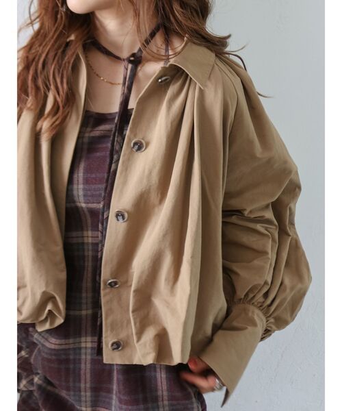 Ungrid(アングリッド)の「バルーンデザインブルゾン(ブルゾン・レディース・ベージュ/ブラック・FREE)」の5枚目の写真