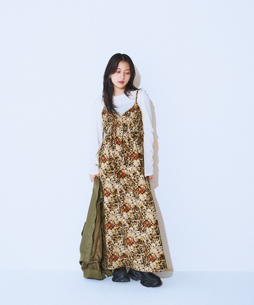 JEANASIS（ジーナシス）の「シャーリングキャミドレス/592733（ワンピース・レディース・オフホワイト/ブラック/ベージュ系その他・FREE）」の3枚目の写真