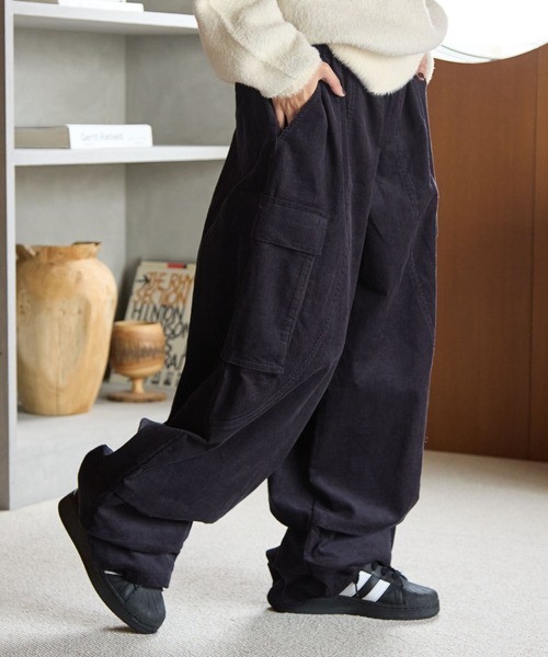 PBLIM（ページボーイリム）の「《UNNISEX》コーデュロイカーゴパンツ（カーゴパンツ・レディース・ネイビー/ブラウン・MEDIUM/LARGE）」の2枚目の写真