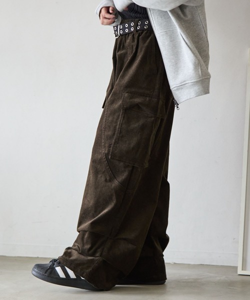 PBLIM（ページボーイリム）の「《UNNISEX》コーデュロイカーゴパンツ（カーゴパンツ・レディース・ネイビー/ブラウン・MEDIUM/LARGE）」の18枚目の写真