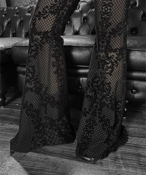 LVEU.（ラブユ.）の「【LVEU.】ベロアレースフレアパンツ / ボトムス パンツ タイト フレア インナーパンツ レース ベロア レイヤード 花柄 フラワー ボタニカル柄 ブラック（その他パンツ・レディース・ブラック・FREE）」の6枚目の写真