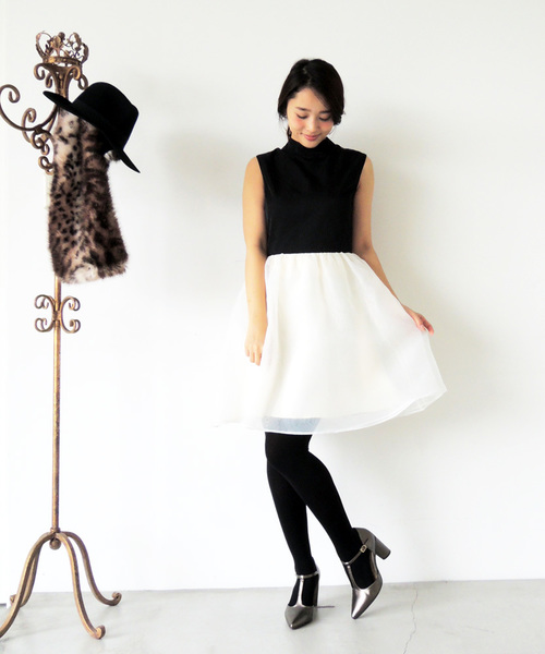 N.（N. Natural Beauty Basic）（エヌエヌナチュラルビューティーベーシック）の「【美人百花 1月号掲載】オーガンジーフレアドレス（ワンピース・レディース・ブラック/ブラック系その他・MEDIUM）」の2枚目の写真