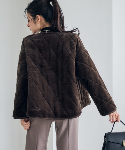 12Twelve Agenda(トゥエルブ アジェンダ)の「リバーシブルファーキルティングコート(その他アウター・レディース・チャコールグレー/ブラウン・M)」の7枚目の写真