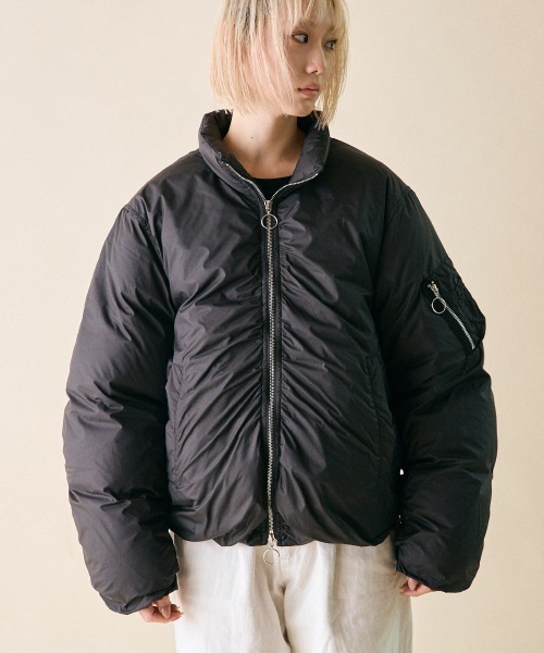 rehacer(レアセル)の「rehacer : Volume MA-1 Down Jacket / ボリューム MA-1 ダウンジャケット(ダウンジャケット/コート・レディース・グリーン/ブラック・SMALL)」の1枚目の写真