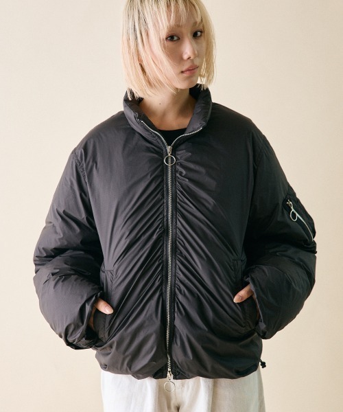 rehacer(レアセル)の「rehacer : Volume MA-1 Down Jacket / ボリューム MA-1 ダウンジャケット(ダウンジャケット/コート・レディース・グリーン/ブラック・SMALL)」の13枚目の写真