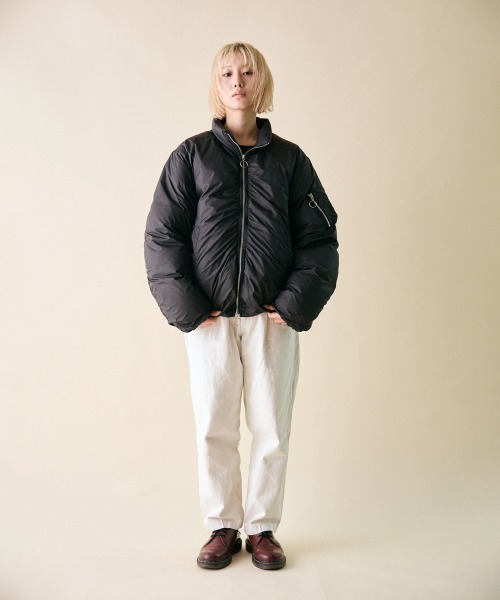 rehacer(レアセル)の「rehacer : Volume MA-1 Down Jacket / ボリューム MA-1 ダウンジャケット(ダウンジャケット/コート・レディース・グリーン/ブラック・SMALL)」の3枚目の写真