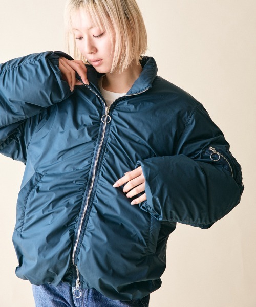 rehacer(レアセル)の「rehacer : Volume MA-1 Down Jacket / ボリューム MA-1 ダウンジャケット(ダウンジャケット/コート・レディース・グリーン/ブラック・SMALL)」の17枚目の写真