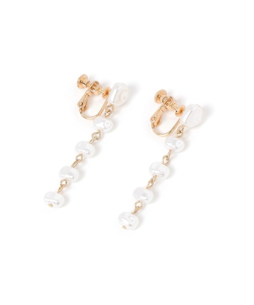 LAKOLE(ラコレ)の「変形パールサガリイヤリング / 601936(イヤリング・レディース・その他1/その他2・FREE)」の2枚目の写真