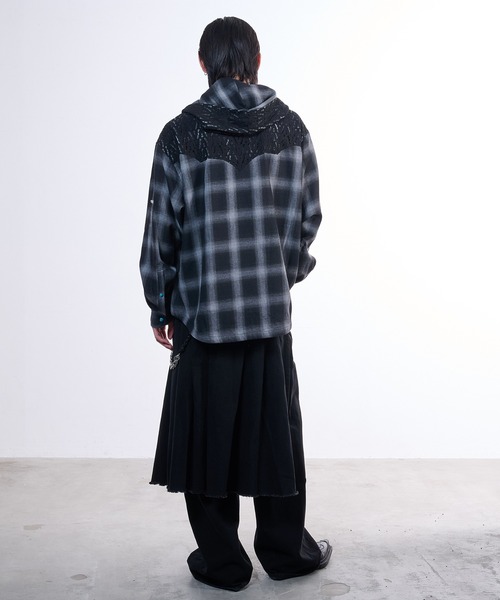 VI E DIT（ヴィエディット）の「Lace Shirts Hoodie/レースシャツフーディ（シャツ/ブラウス・メンズ・レッド/ブラック系・1/2）」の7枚目の写真