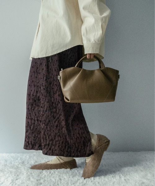 on:nue（オンニュ）の「【on:nue】[2WAY/肩紐付] フェイクレザー2wayハンドバッグ（ショルダーバッグ・レディース・ベージュ/アイボリー/ブラック・FREE）」の18枚目の写真