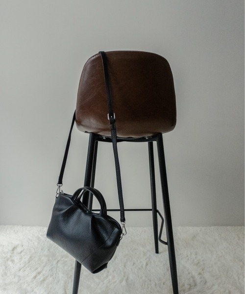 on:nue（オンニュ）の「【on:nue】[2WAY/肩紐付] フェイクレザー2wayハンドバッグ（ショルダーバッグ・レディース・ベージュ/アイボリー/ブラック・FREE）」の9枚目の写真