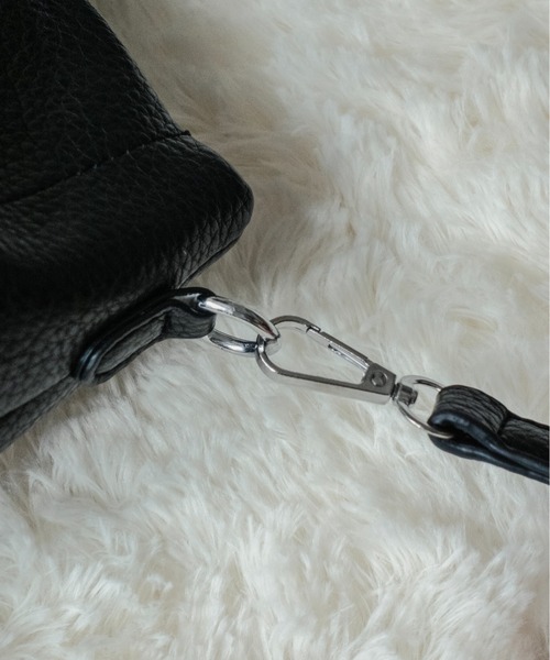 on:nue（オンニュ）の「【on:nue】[2WAY/肩紐付] フェイクレザー2wayハンドバッグ（ショルダーバッグ・レディース・ベージュ/アイボリー/ブラック・FREE）」の12枚目の写真