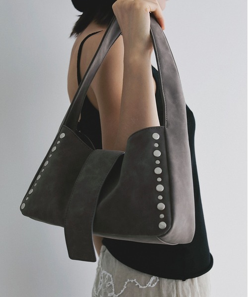 EFOLE(エフォル)の「【ZOZO限定】Suede wide belted mini bag / スエードワイドベルトミニバッグ(ハンドバッグ・レディース・ブラウン/ベージュ・FREE)」の12枚目の写真